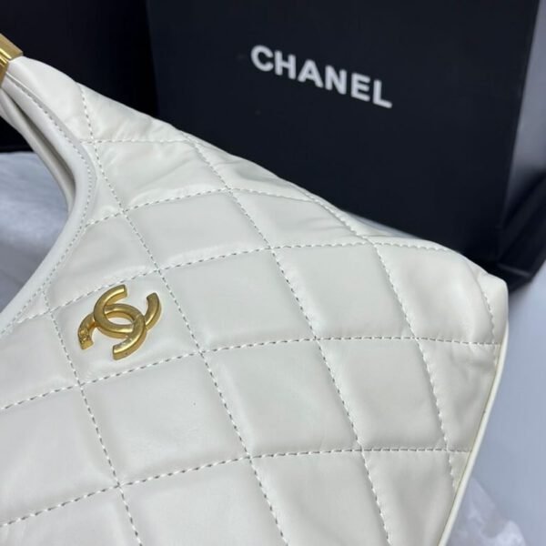 CHANEL SMALL HOBO BAG - Image 7