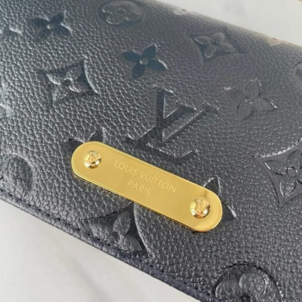 LV Wallet On Chain Lily - Image 6